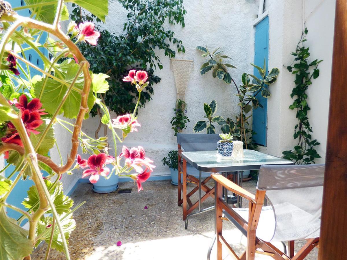Tasoula Guest House Adamantas  Exteriör bild