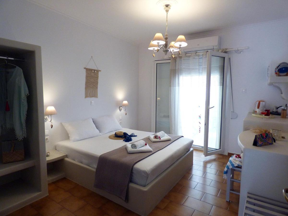 Tasoula Guest House Adamantas  Exteriör bild