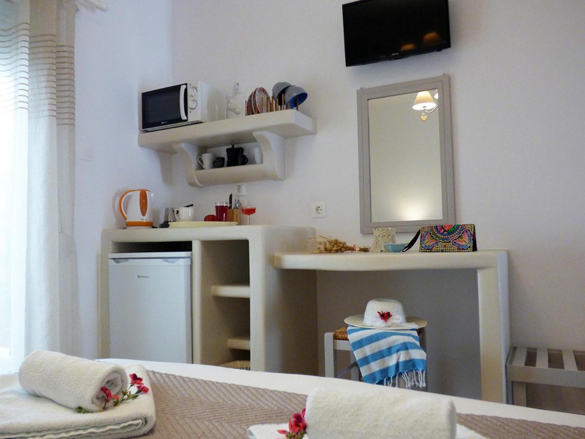 Tasoula Guest House Adamantas  Exteriör bild