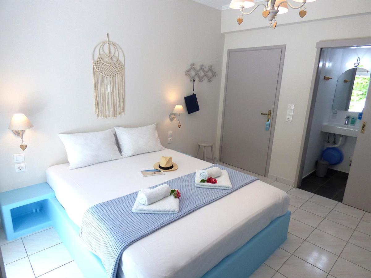 Tasoula Guest House Adamantas  Exteriör bild