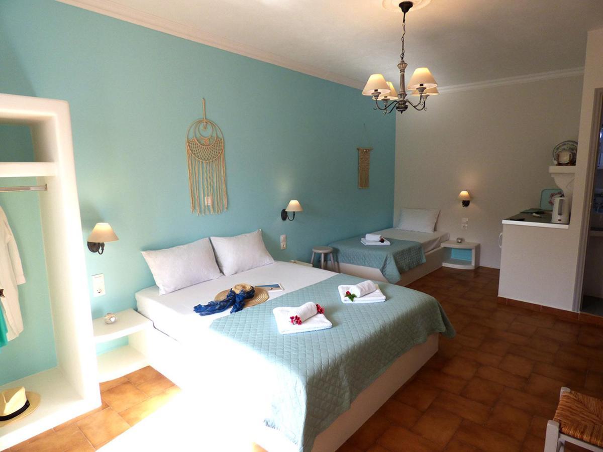 Tasoula Guest House Adamantas  Exteriör bild